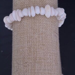 Handcrafted white puka shell beaded bracelet